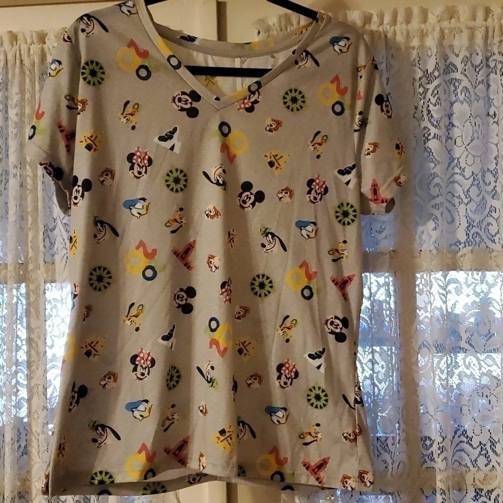 Disneyland 2020 Character Tee Shirt Size XL